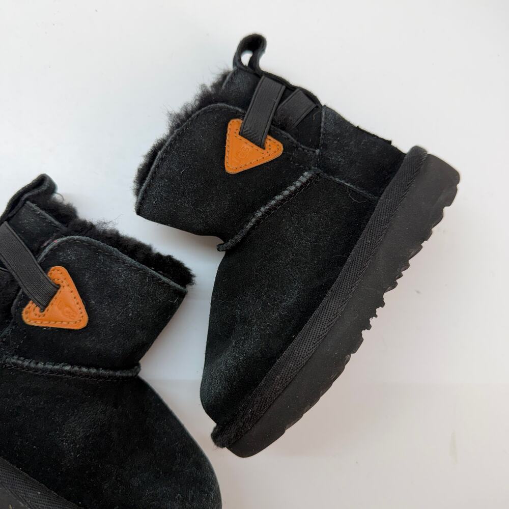 UGG Kids Black Mini Bailey Flex Boot Toddler Girls 6 - Picture 3 of 8